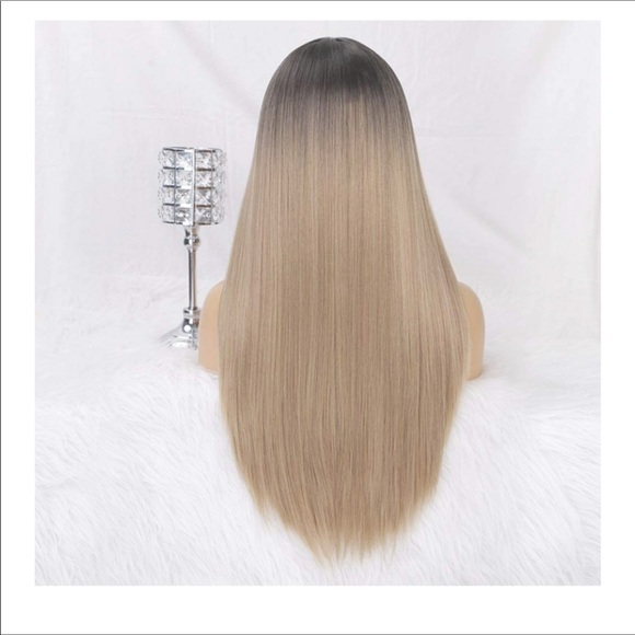 🆕️ Blonde Heat Resistant Middle Parting Wig  - Picture 5 of 7